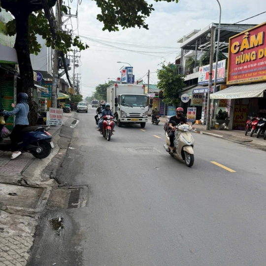 Bán nhà mặt tiền Nguyễn Ảnh Thủ