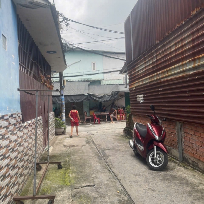 Bán nhà vị trí đẹp tại Q12